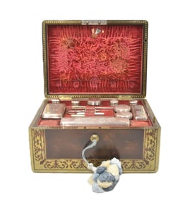 BOULLE INLAID ROSEWOOD TRAVELING VANITY BOX
