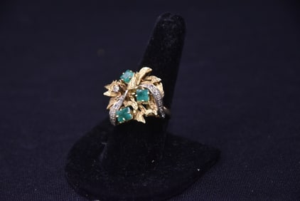 14kt EMERALD & DIAMOND CLUSTER RING