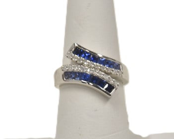 14kt WHITE GOLD SAPPHIRE & DIAMOND RING