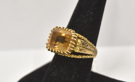 14kt GOLD LARGE TOPAZ RING