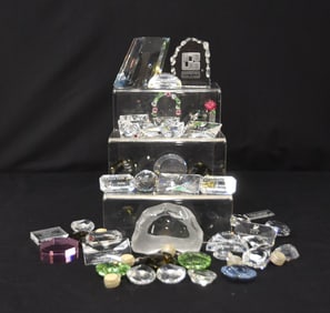 (43) SWAROVSKI & ARRIBAS BROS PAPERWEIGHTS