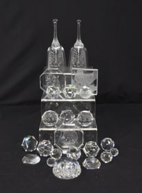 (23) DISNEY SWAROVSKI & ARRIBAS PAPERWEIGHTS