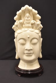 LARGE CHINESE PORCELAIN QUANYIN BUDDHA BUST