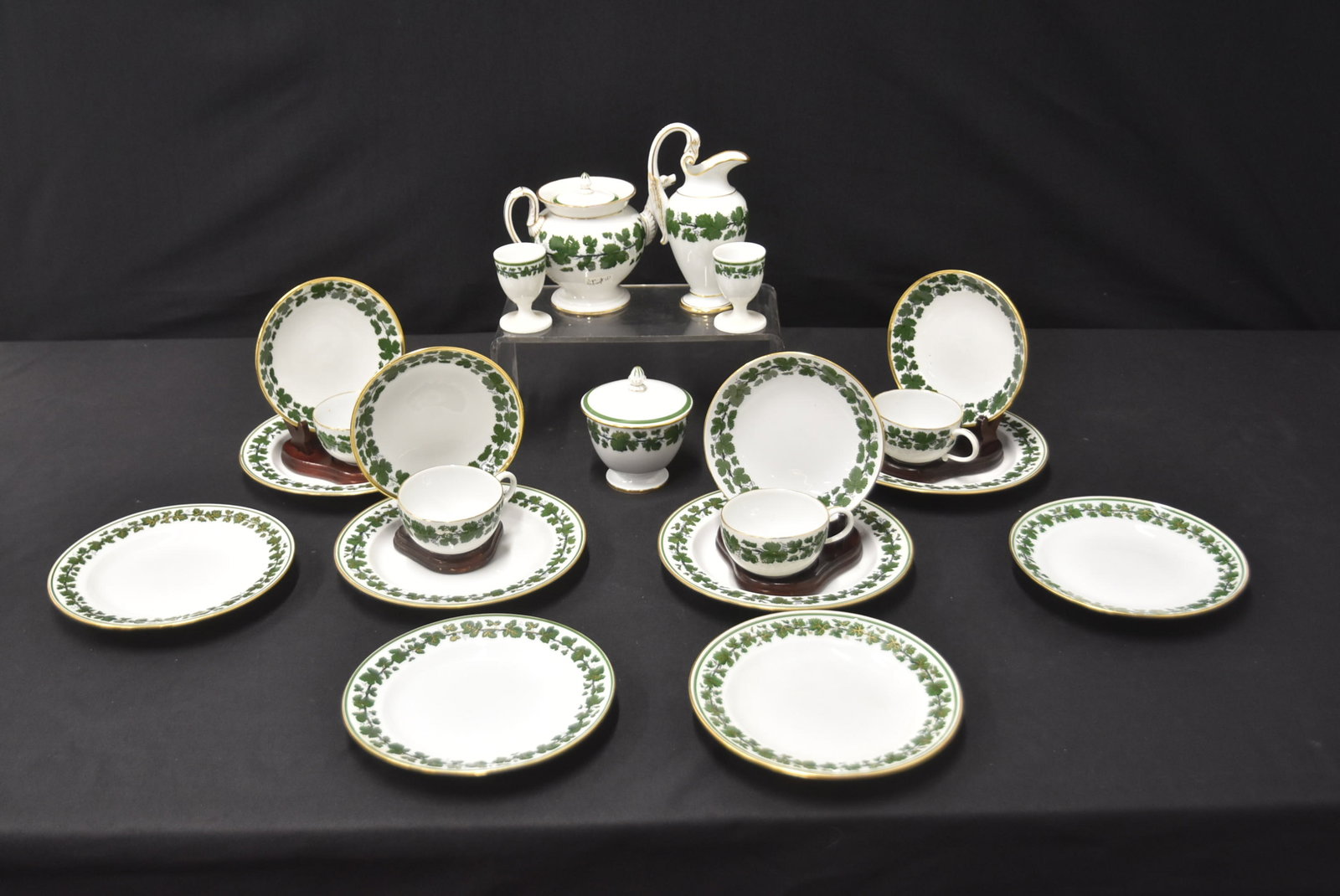 MEISSEN GREEN IVY CHINA SERVICE: MEISSEN "GREEN IVY" PATTERN CHINA CONSISTING OF (4) LUNCHEON PLATES - 8" , (4) CAKE PLATES - 7" , (4) DEMITASSE CUPS & SAUCERS , COVERED SUGAR , TEA POT , CREAMER & EGG CUPS