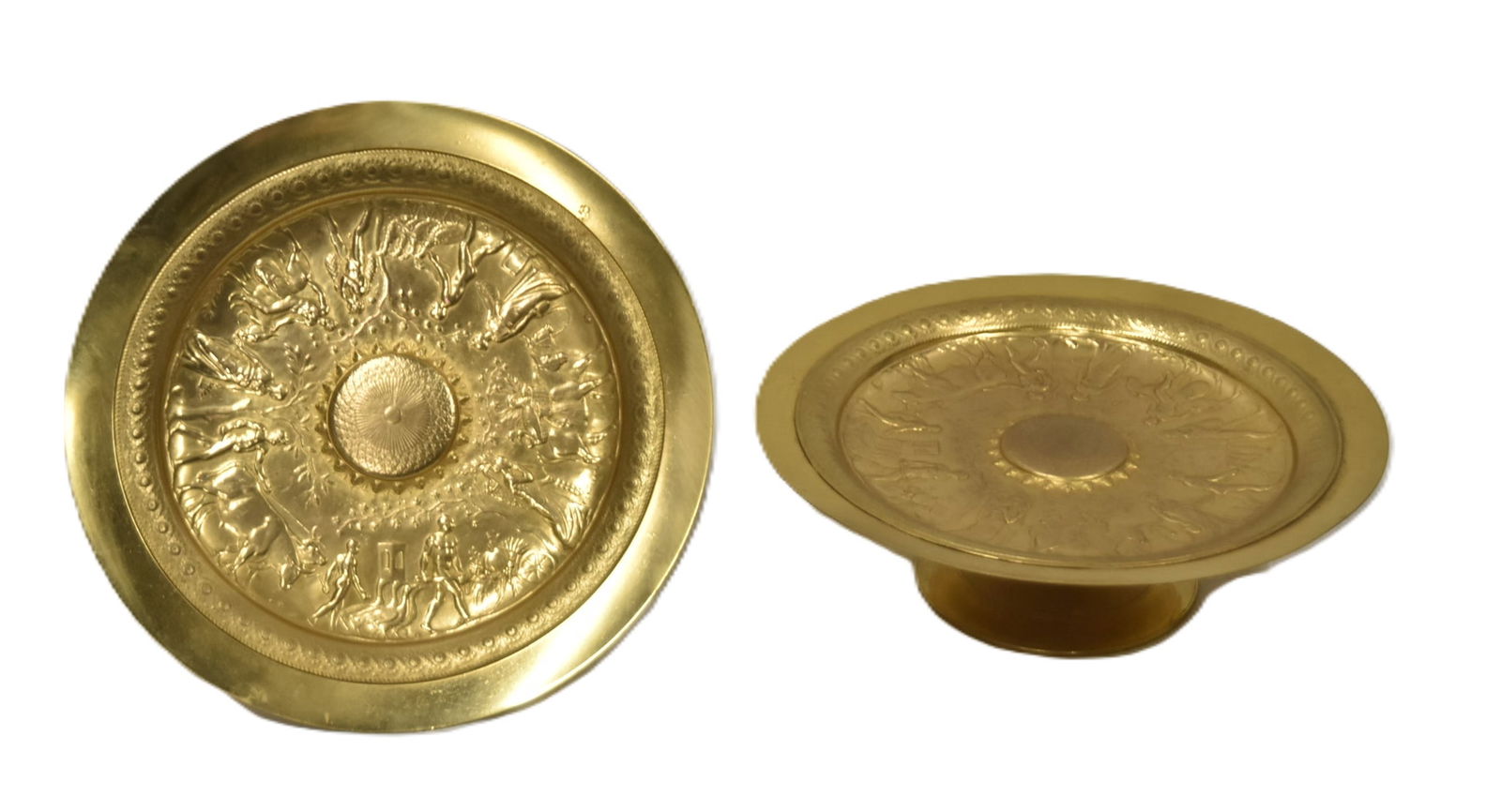 PAIR FERDINAND LEVILLAIN CLASSICAL BRONZE TAZZA: FERDINAND LEVILLAIN , (FRENCH 1837-1905) PAIR NEO CLASSICAL FIGURAL RELIEF TAZZA PEDESTAL DISH , SIGNED F LEVILLAIN , WITH FERDINAND BARBEDIENNE , BRONZE FOUNDRY - 10 1/2" x 3 1/2"