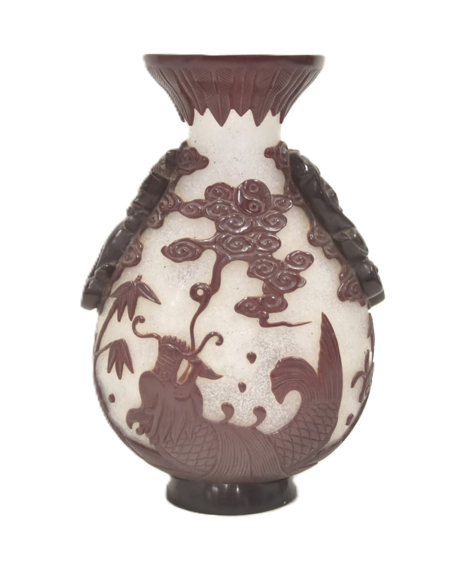 CHINESE PEKING OVERLAY GLASS DRAGON VASE: CHINESE PEKING GLASS VASE WITH DRAGON & CLOUDS OVERLAY - 5 1/2" x 3" x 7 1/2"