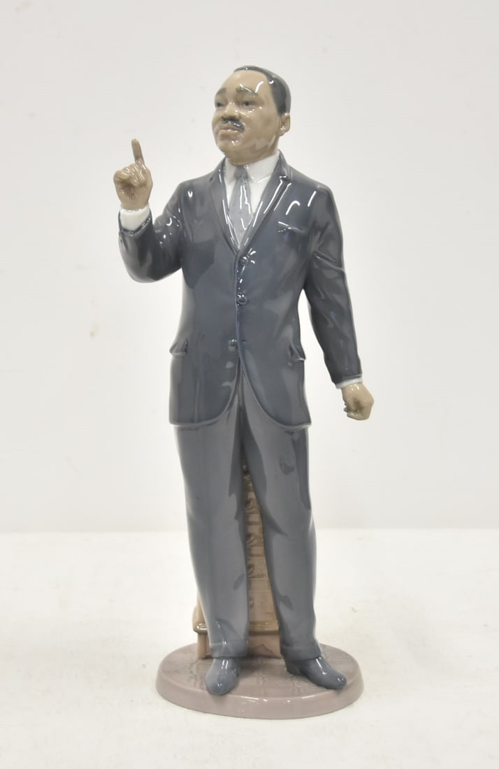 LLADRO Dr. MARTIN LUTHER KING Jr FIGURINE (1 of 12)