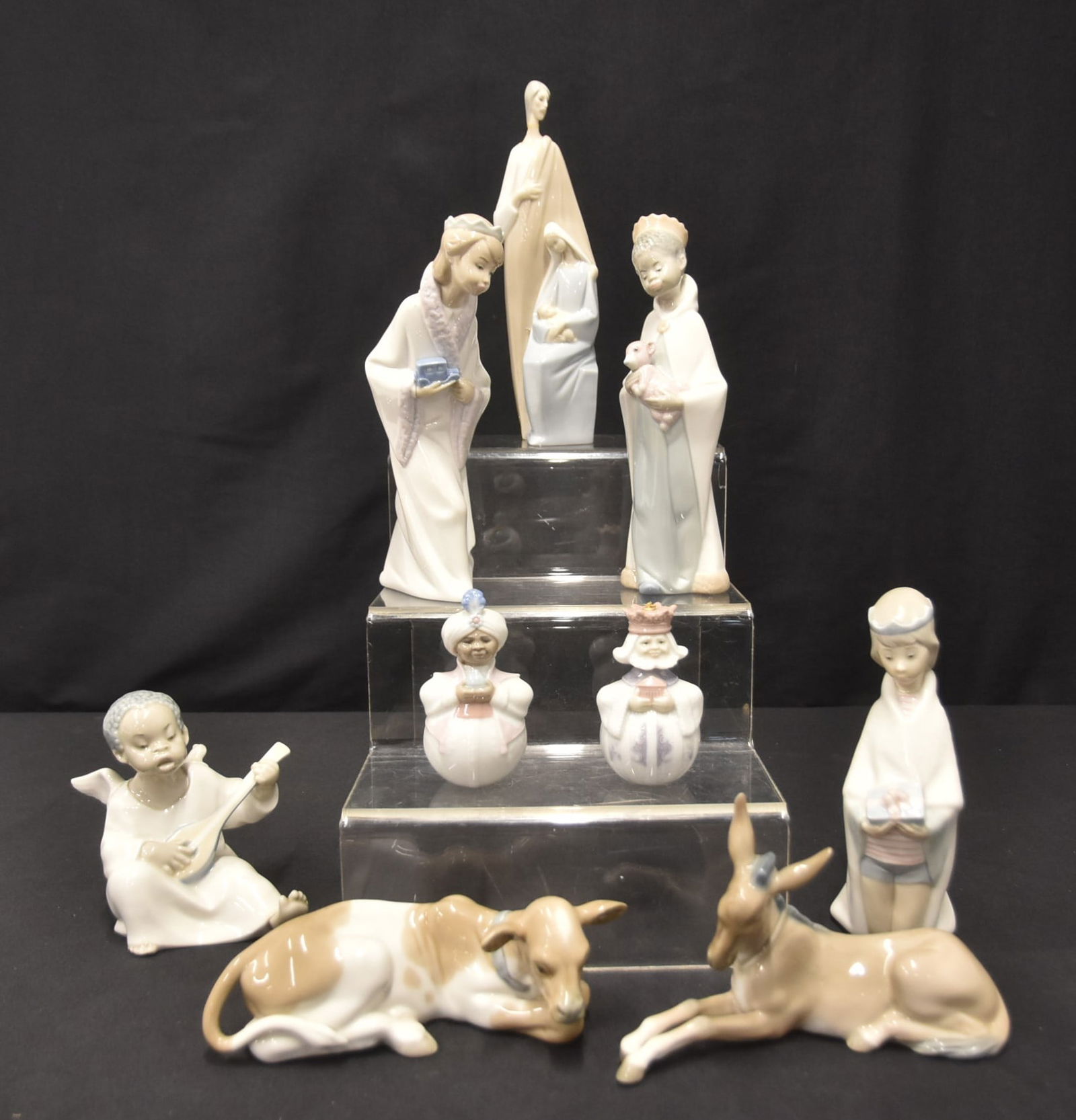 ASSORTED LLADRO NATIVITY FIGURES (1 of 12)