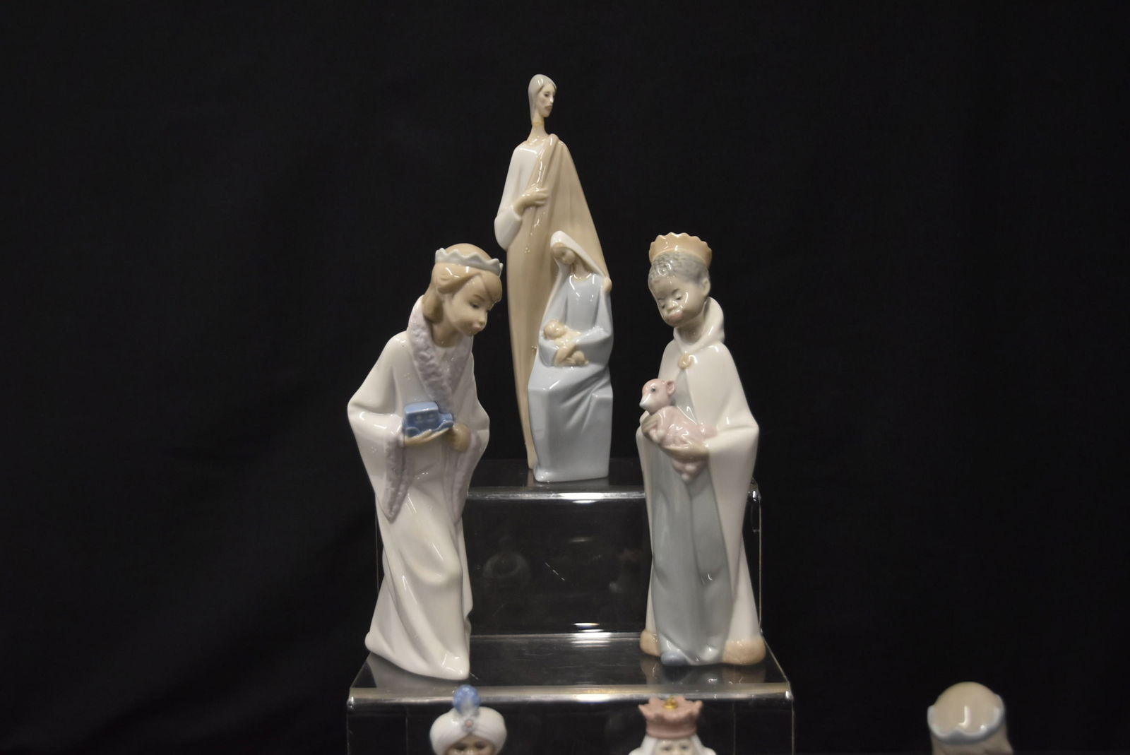 ASSORTED LLADRO NATIVITY FIGURES - 4