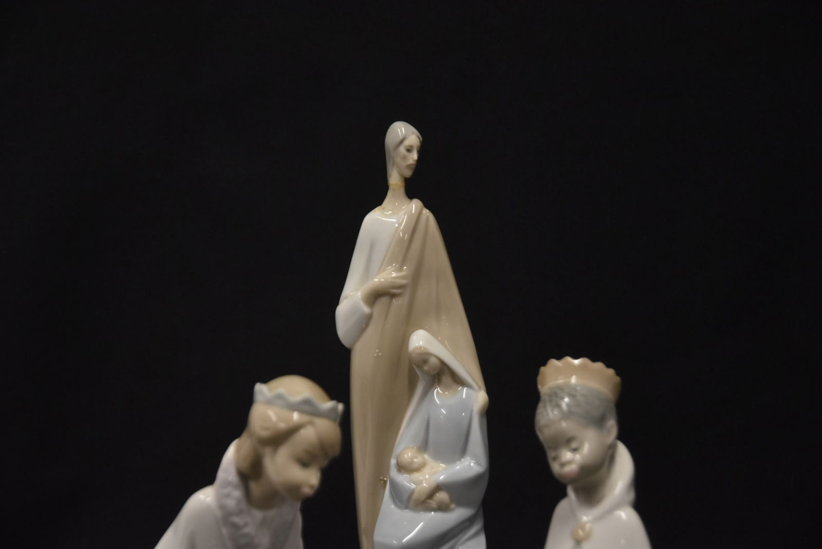 ASSORTED LLADRO NATIVITY FIGURES - 5