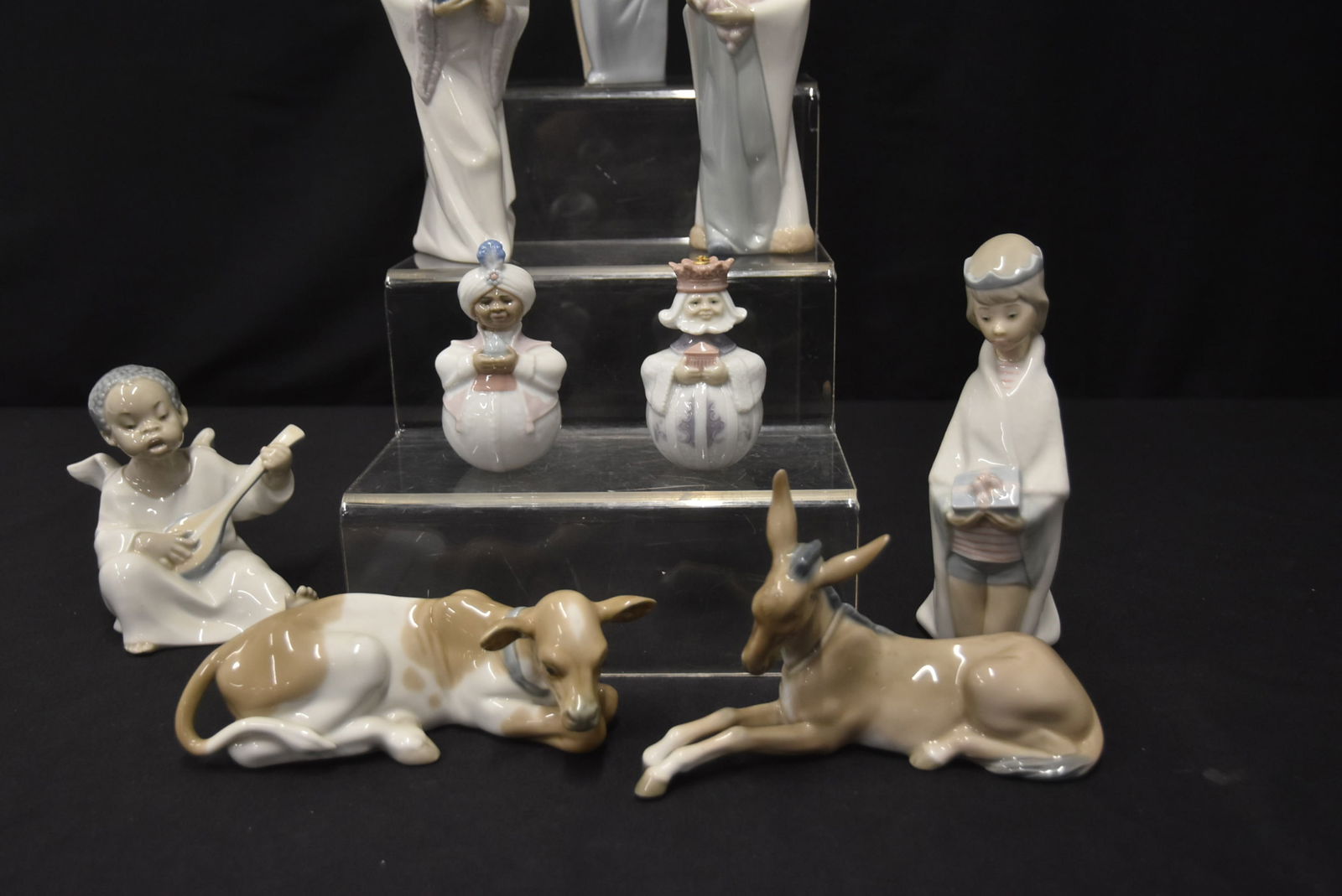 ASSORTED LLADRO NATIVITY FIGURES - 8