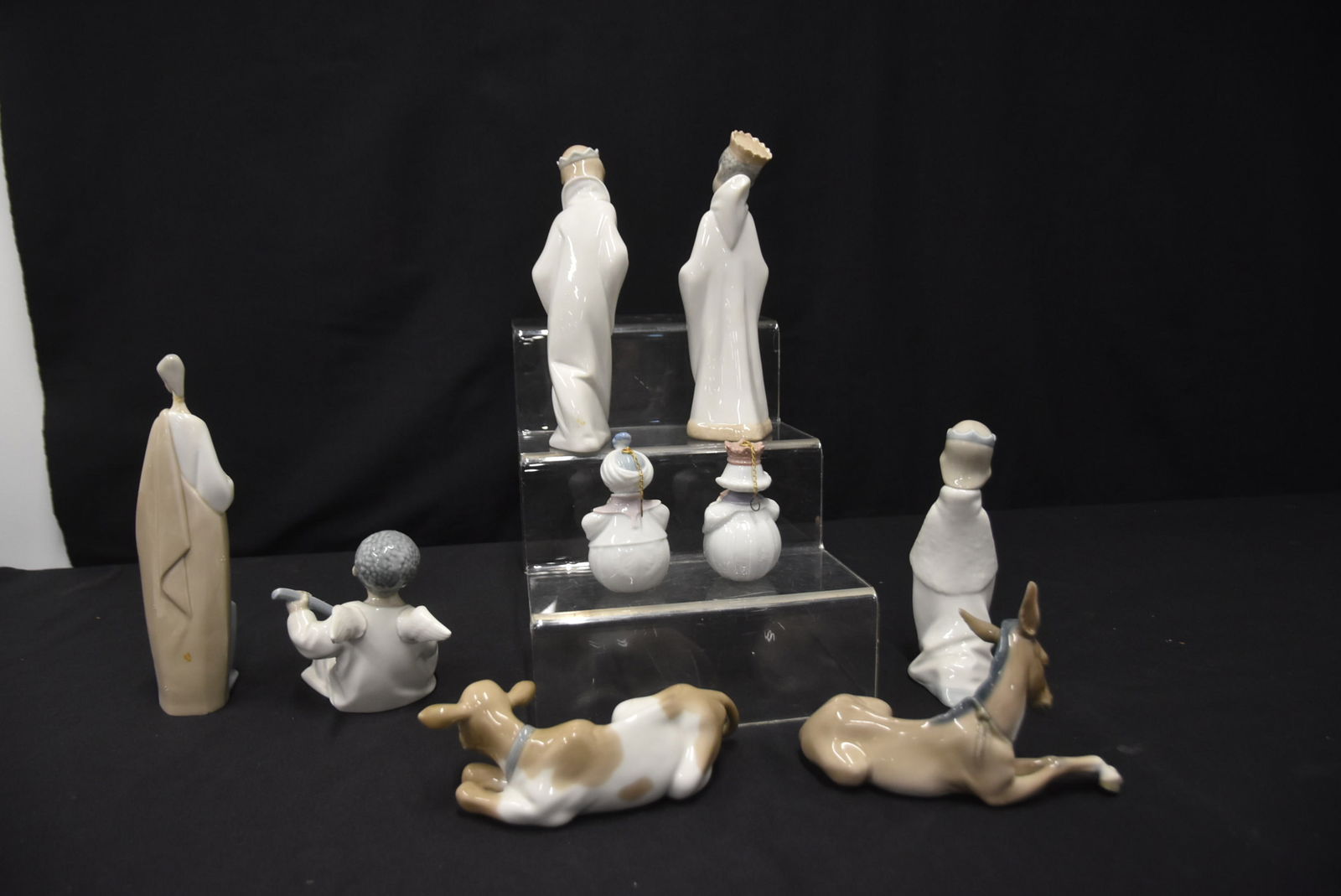 ASSORTED LLADRO NATIVITY FIGURES - 9