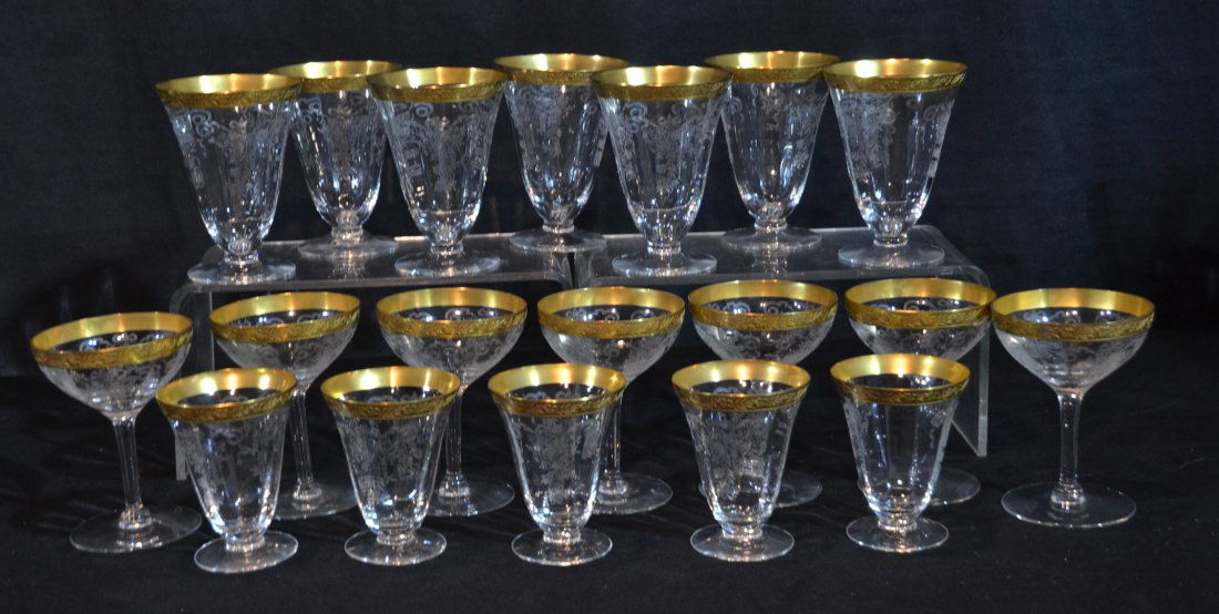 (18) ETCHED GOLD RIM GLASSES ; ASSORTED SIZES: SOME CHIPS