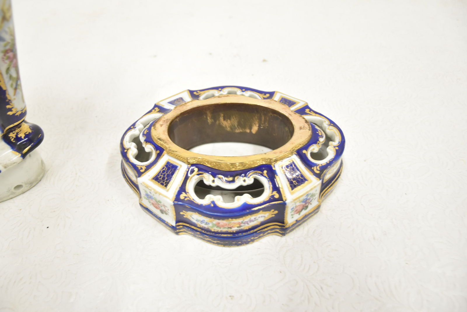 FRENCH 18thC SEVRES SOFT PASTE CACHE POTS - 4