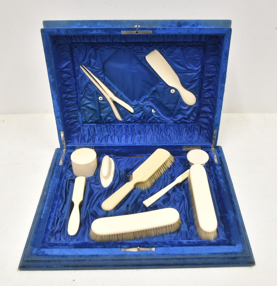19thC BLUE VELVET CASE TRAVEL VANITY SET (1 of 11)