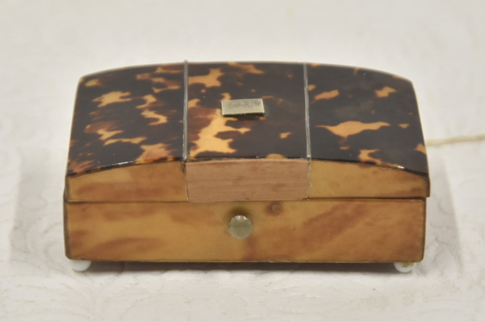 ANTIQUE DIMINUTIVE ENGLISH TORTOISESHELL BOX (1 of 8)