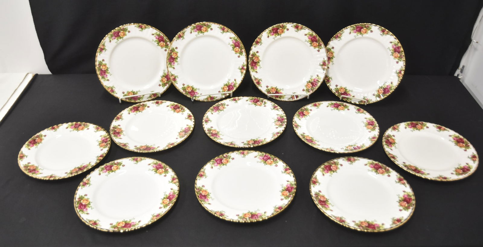 (12) ROYAL ALBERT "COUNTRY BOUQUET" DINNER PLATES (1 of 9)