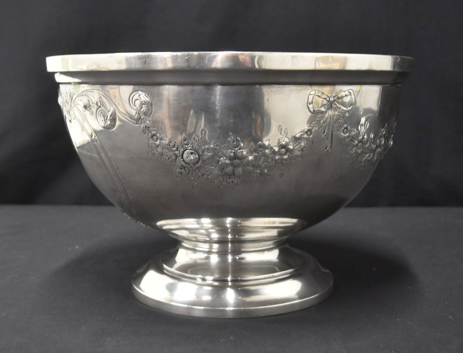 LARGE STERLING SILVER 24 PINT PUNCH BOWL (1 of 15)