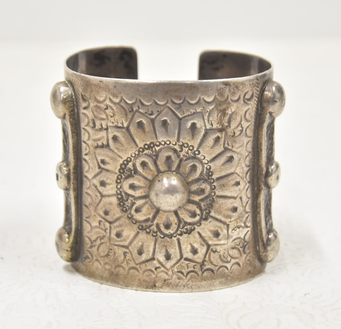 900 SILVER EGYPTIAN CUFF BRACELET: ANTIQUE 900 ENGRAVED SILVER EGYPTIAN CUFF BRACELET - 232.5grams