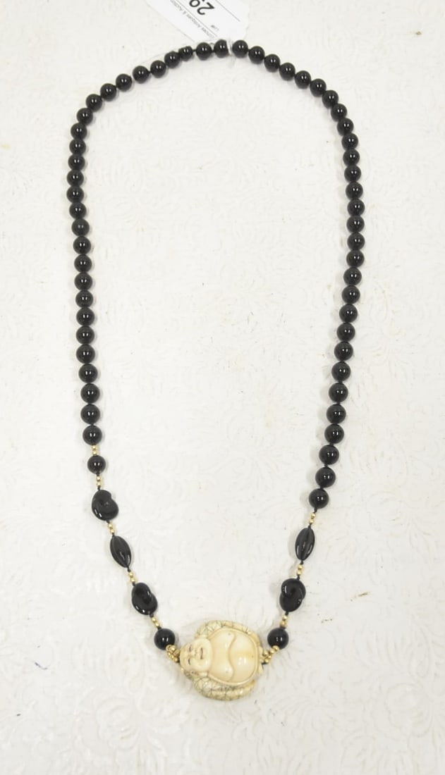 ANTIQUE CHINESE HAND TIED BEAD NECKLACE (1 of 9)