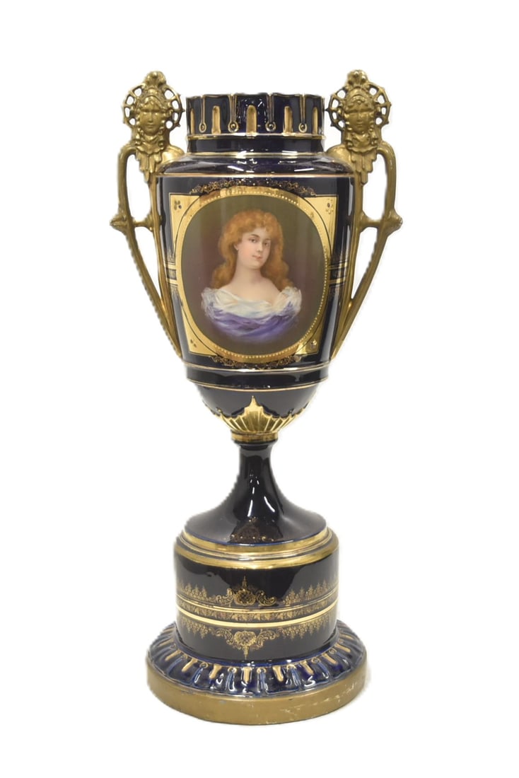 ROYAL VIENNA AUSTRIA LARGE PORCELAIN URN (1 of 15)