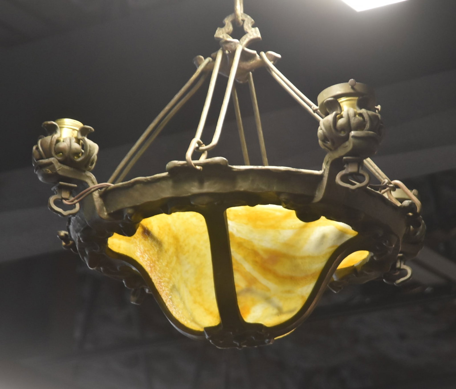 ANTIQUE ARTS & CRAFTS BRONZE & SLAG GLASS FIXTURE: UNUSUAL ARTS & CRAFTS STYLE BRONZE & CURVED SLAG GLASS CHANELIER LIGHTING FIXTURE - 17" x 20" (MISSING SHADES)