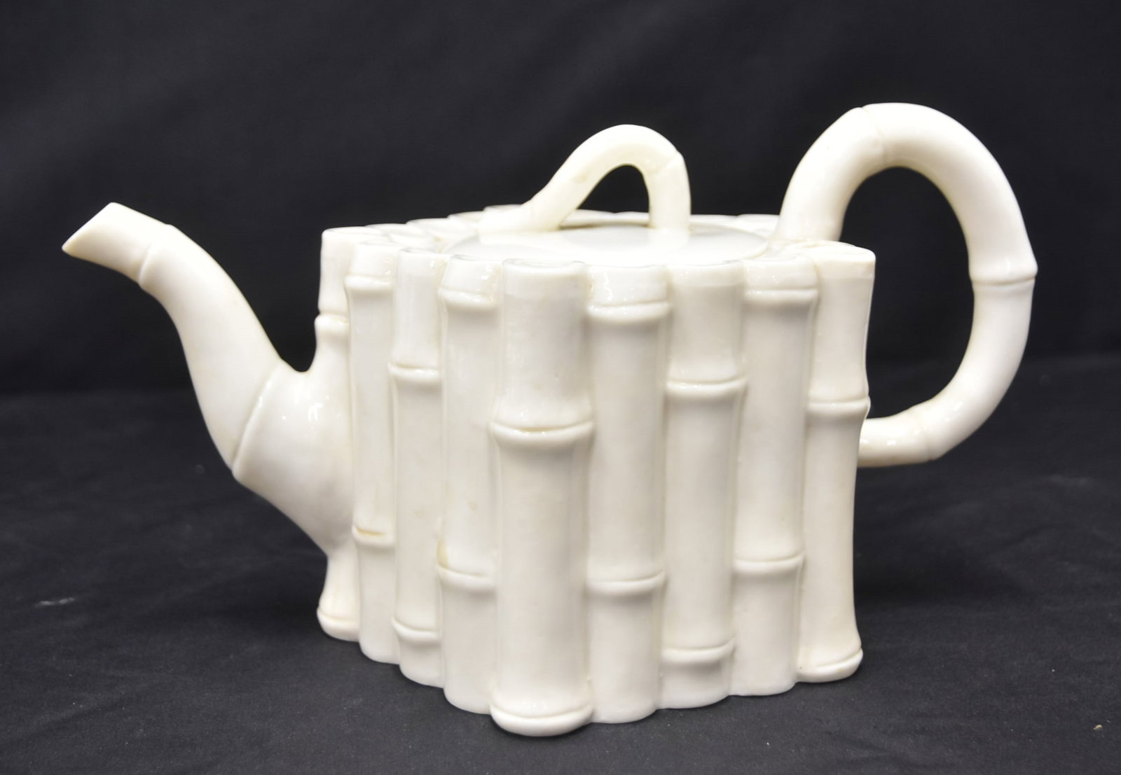 FIRST MARK BELLEEK BAMBOO FORM TEA POT (1 of 8)