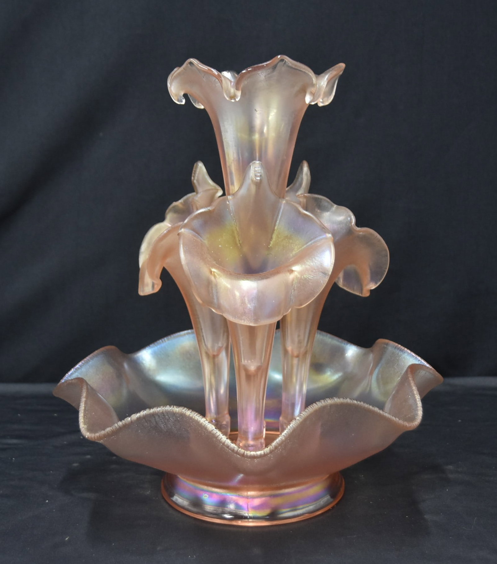 FENTON VELVA ROSE STRETCH GLASS EPERGNE (1 of 12)