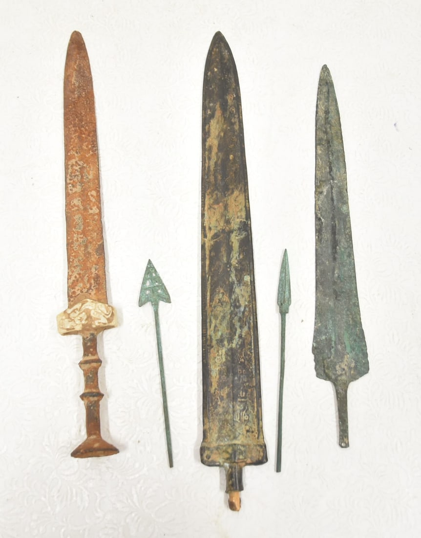 (3) ANCIENT ROMAN / CHINESE SWORDS & SPEARS (1 of 11)