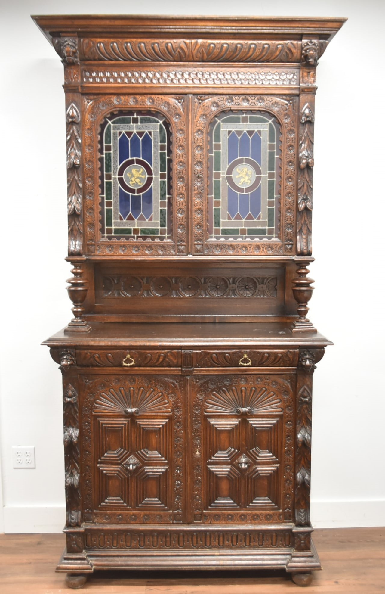 ANTIQUE CARVED OAK & STAINED GLASS HUTCH (1 of 17)