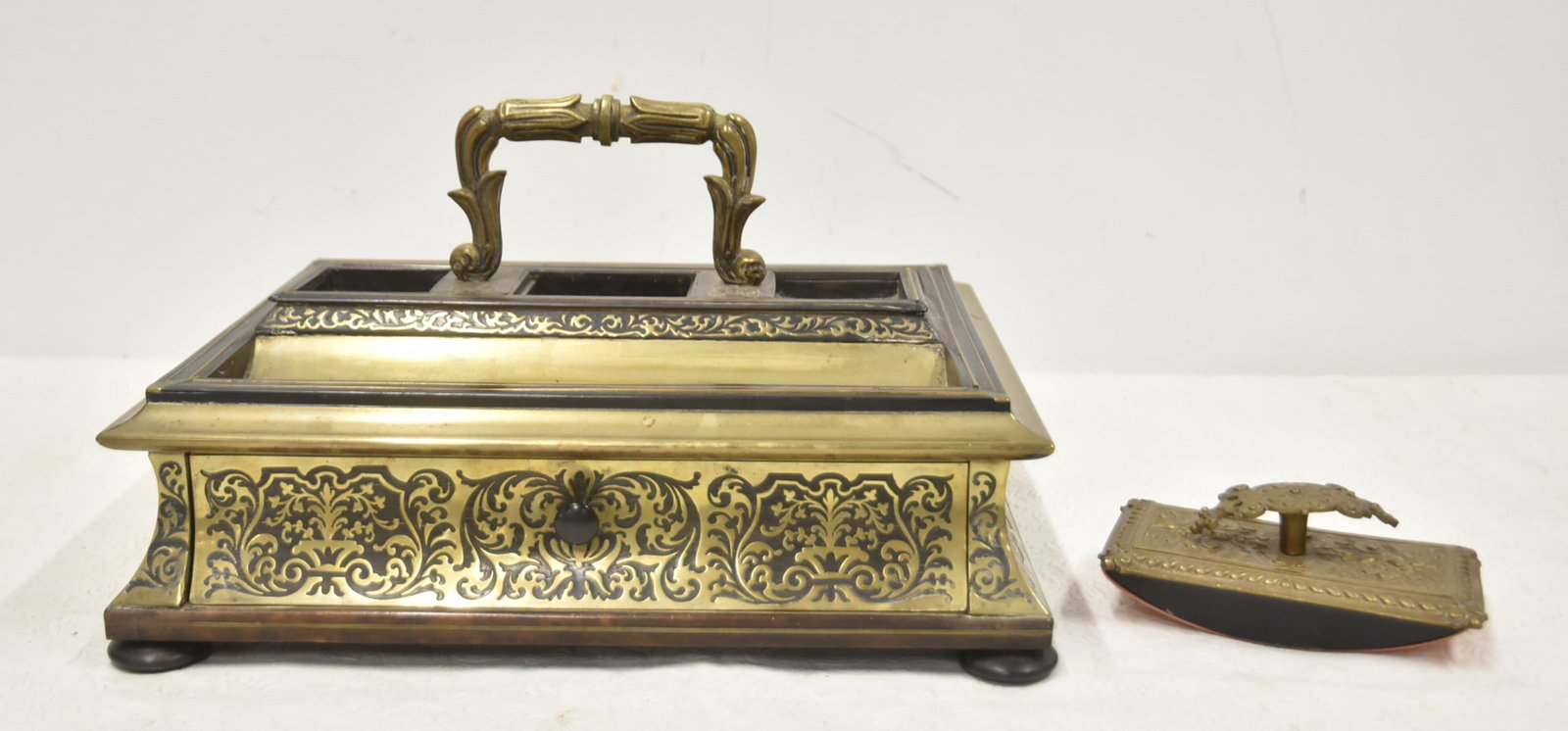 ANTIQUE 19thC FRENCH BOULLE INKWELL: ANTIQUE 19th CENTURY FRENCH BOULLE INLAID INKSTAND WITH BRASS BOULLE INLAY ; WITH BRASS BLOTTER - 13" x 11" x 8"