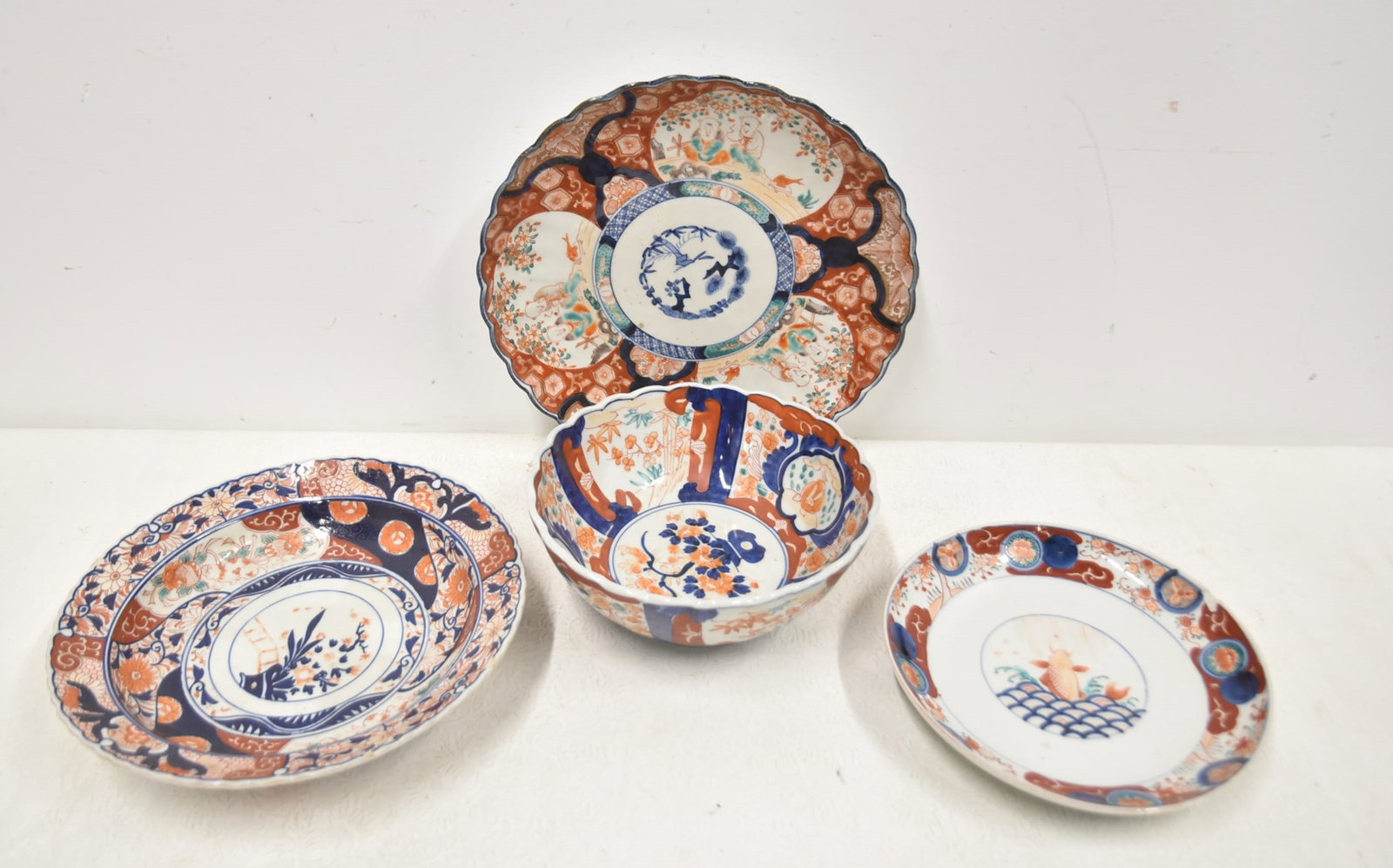 (4) JAPANESE IMARI PORCELAIN PLATES & BOWLS (1 of 20)