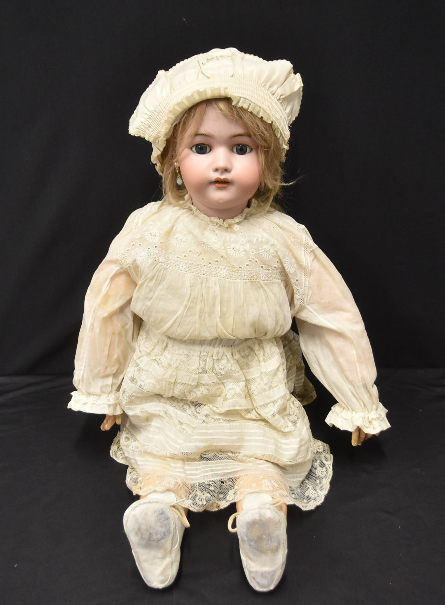 SIMON HALBIG 1078 GERMAN BISQUE HEAD DOLL (1 of 18)