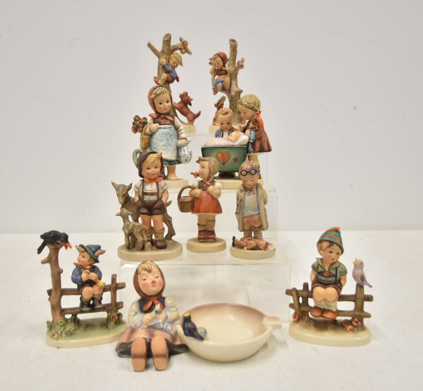 (10) HUMMEL GOEBEL FIGURINES (1 of 20)