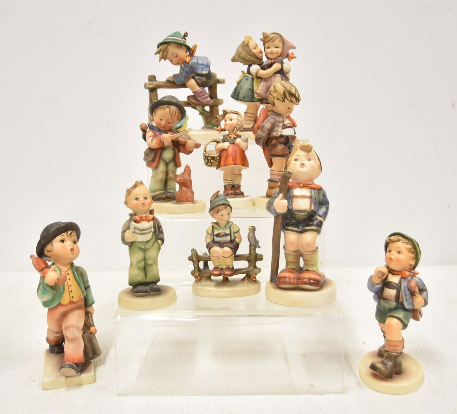 (10) GOEBEL HUMMEL FIGURINES (1 of 14)