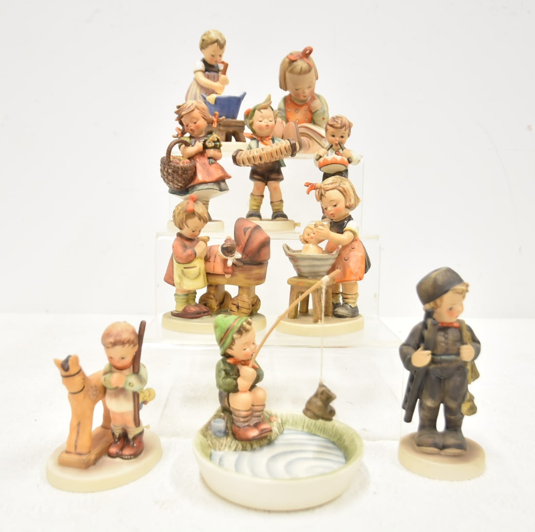 (10) HUMMEL GOEBEL FIGURINES (1 of 18)