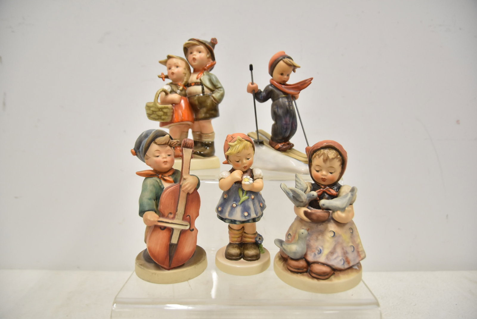 (10) HUMMEL GOEBEL FIGURNES - 10