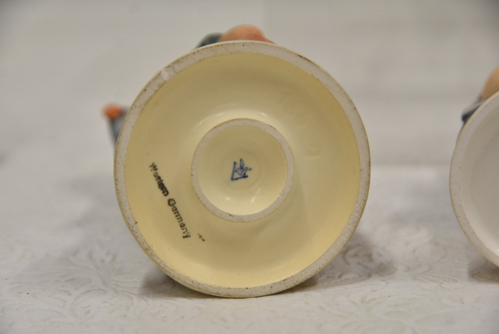 (10) HUMMEL GOEBEL FIGURNES - 12