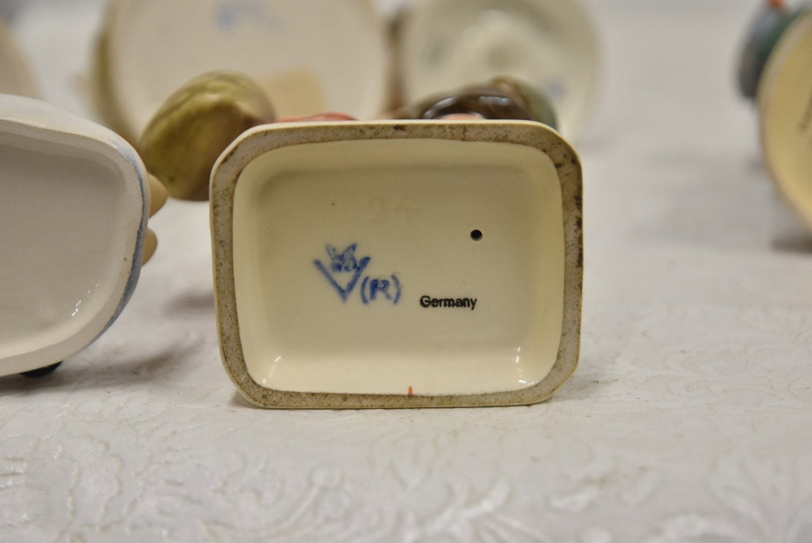 (10) HUMMEL GOEBEL FIGURNES - 17