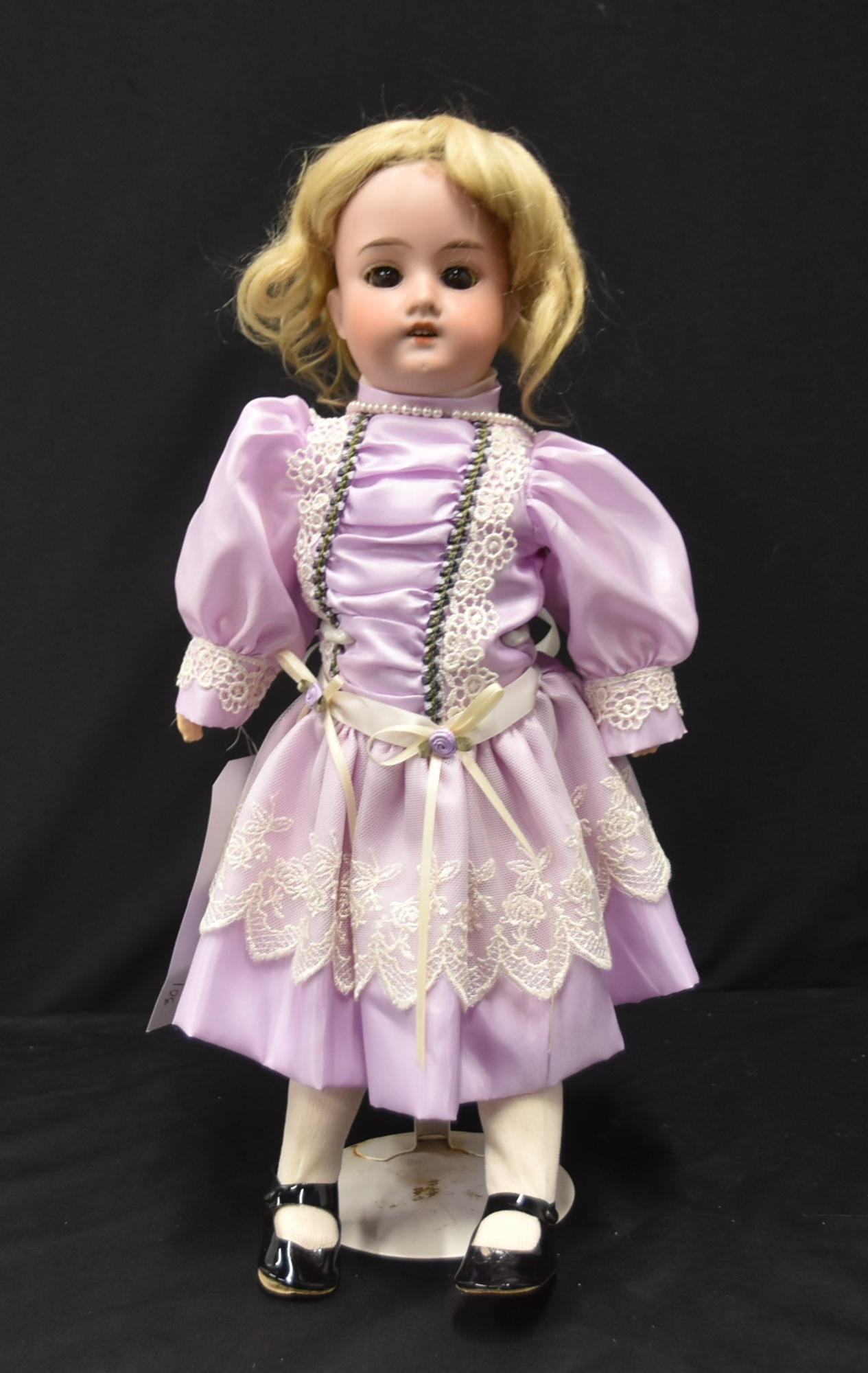 ARMAND MARSEILLES 390 0 1/2 M GERMAN DOLL: GERMAN AM 390 0 1/2 M ARMAND MARSEILLES GERMAN BISQUE HEAD DOLL WITH SLEEP EYES - 16" TALL