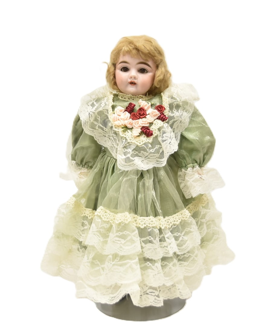 JD KESTNER D8 GERMAN BISQUE DOLL (1 of 14)