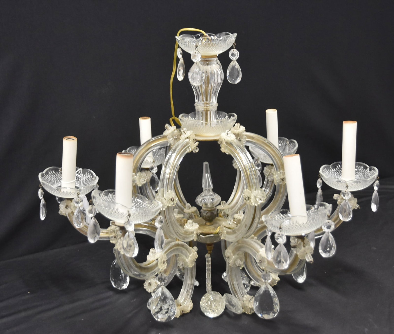 6-LIGHT MARIA THERESA CHANDELIER (1 of 10)