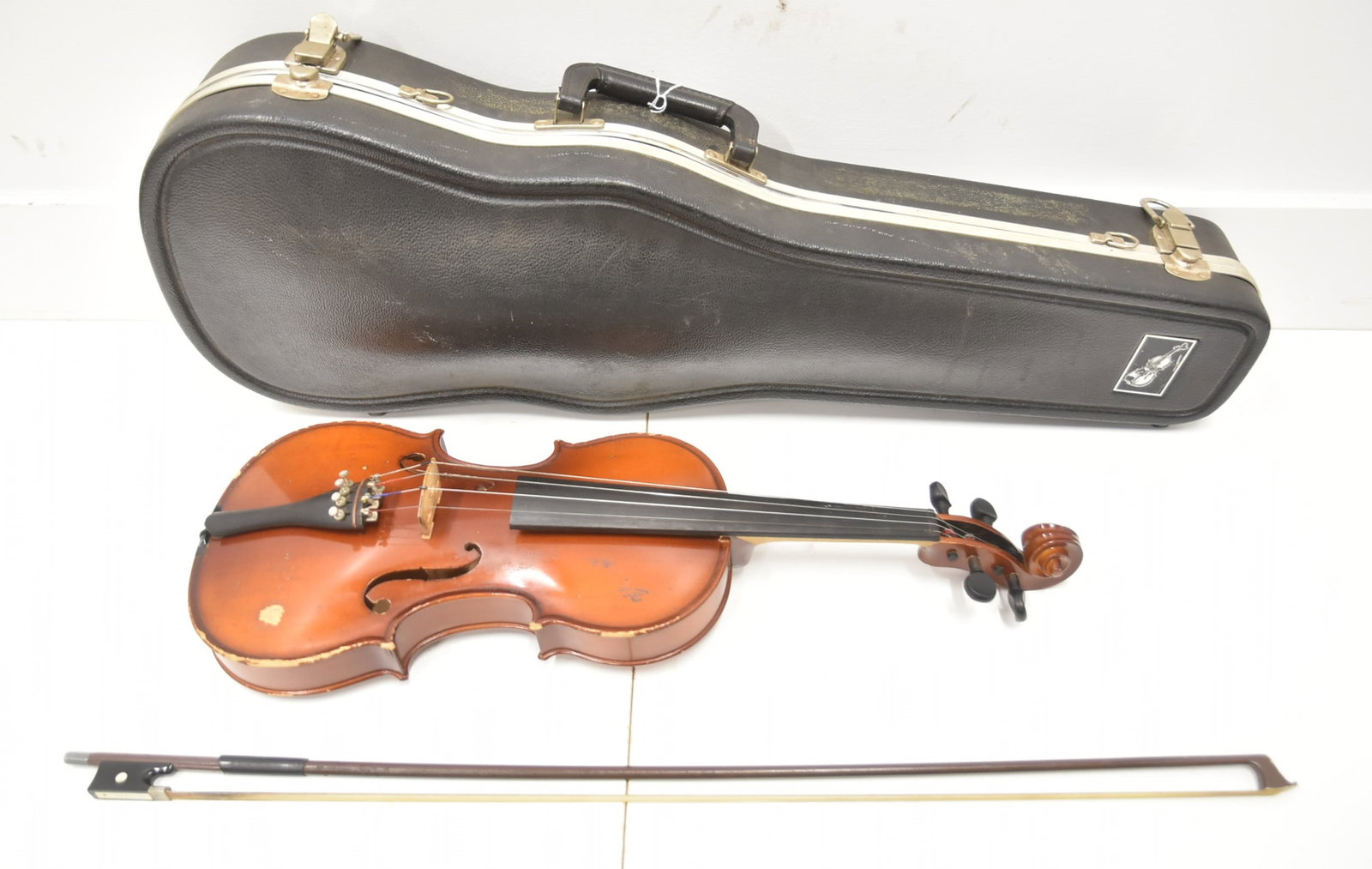 LEON AUBERT STRADIVARIUS MODEL VIOLIN (1 of 19)