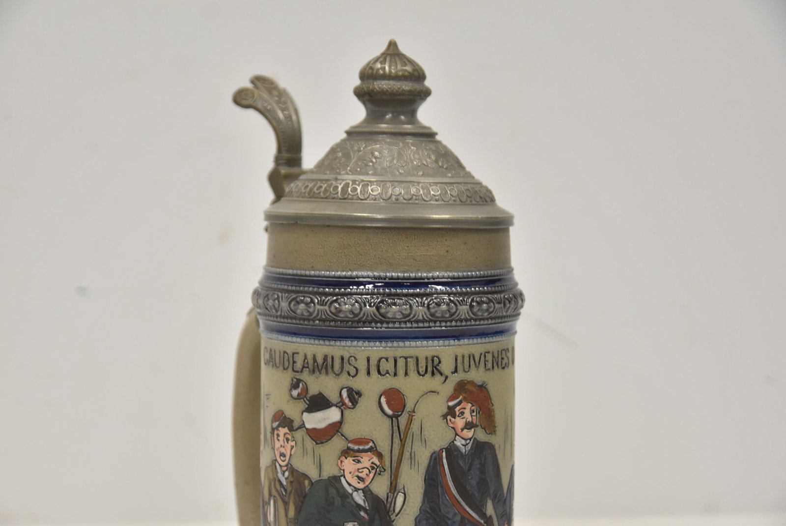 HR 177 STUDENTS DRINKING STEIN - 3