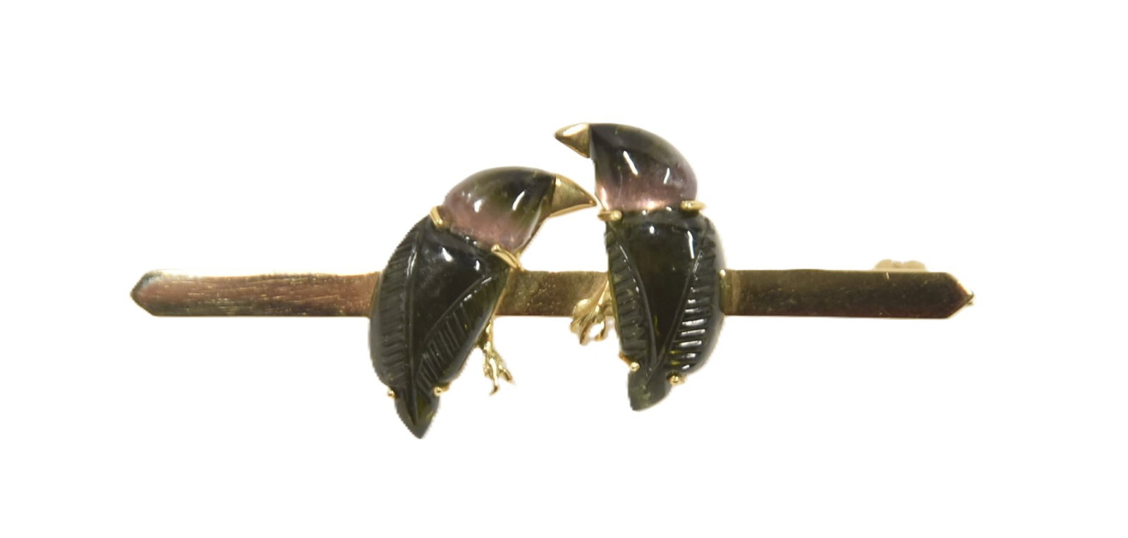 14kt GOLD LOVE BIRDS PIN: 14kt GOLD PIN WITH CARVED GREEN GEMSTONE LOVE BIRDS - 6grams GROSS ; 3/4" x 2"