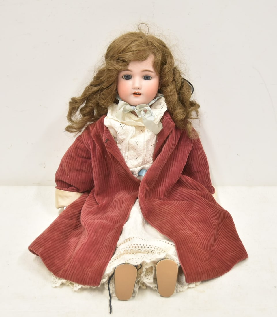 HEINRICH HANDWERCK SIMON HALBIG GERMAN DOLL (1 of 20)