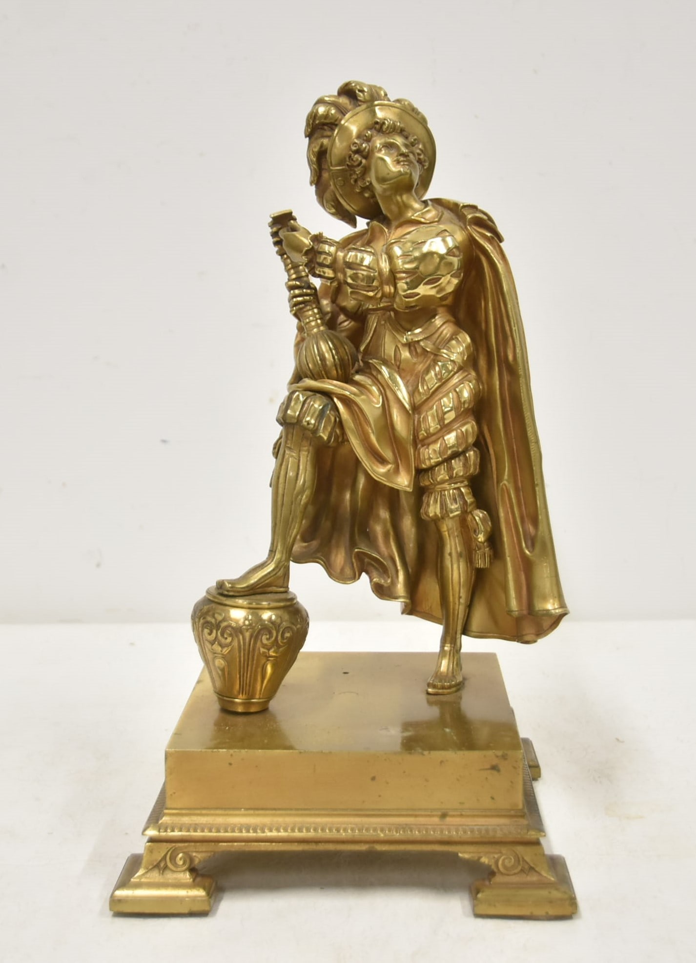 BRONZE CLASSICAL TROUBADOUR WITH MANDOLIN (1 of 10)