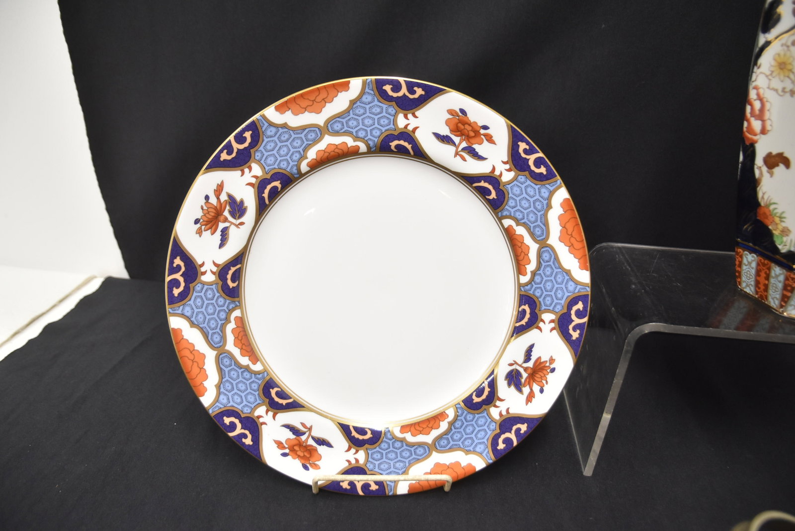 ENGLISH IMARI PATTERN GROUPING - 17
