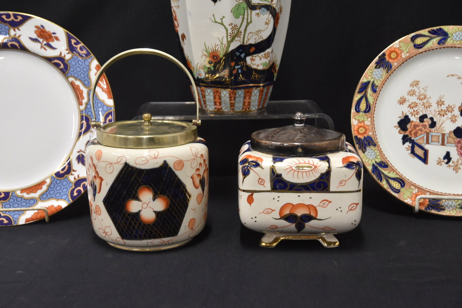 ENGLISH IMARI PATTERN GROUPING - 3