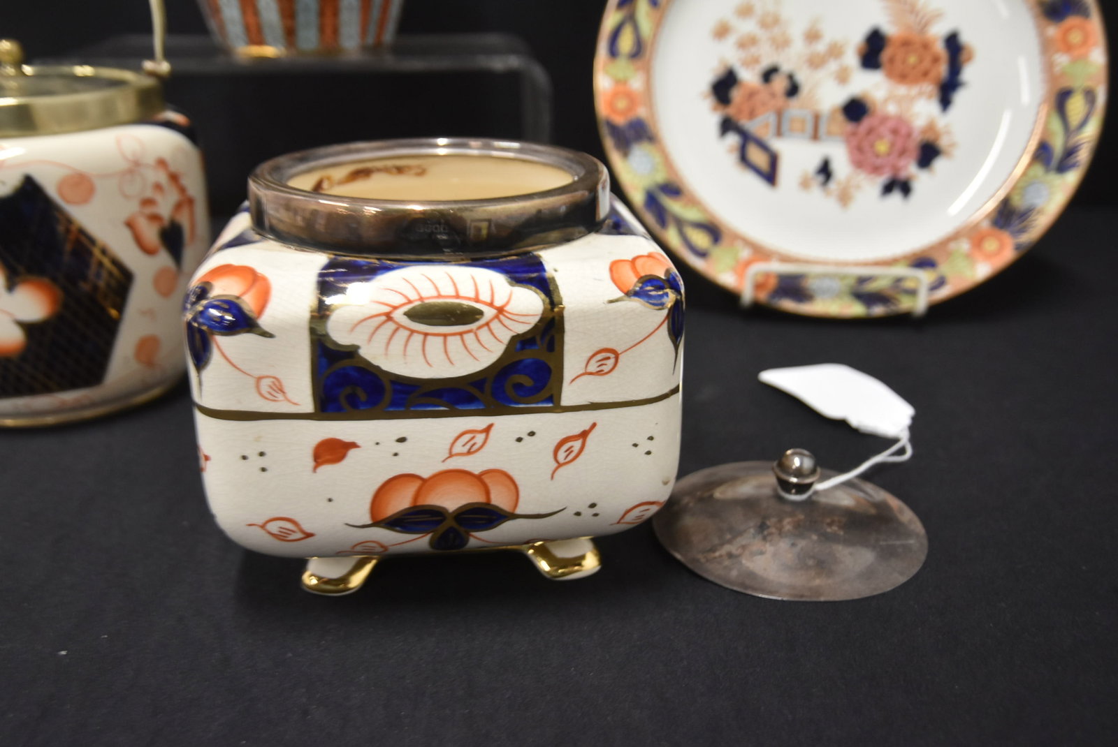 ENGLISH IMARI PATTERN GROUPING - 6
